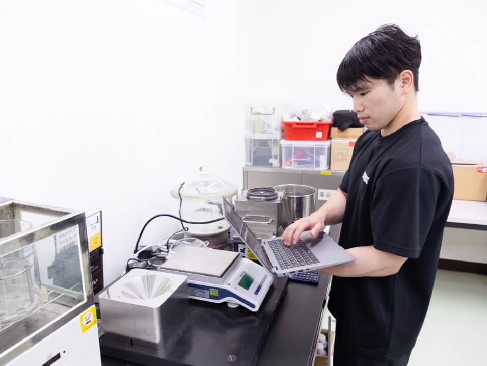 ソフトカプセルづくりの全工程に携わる